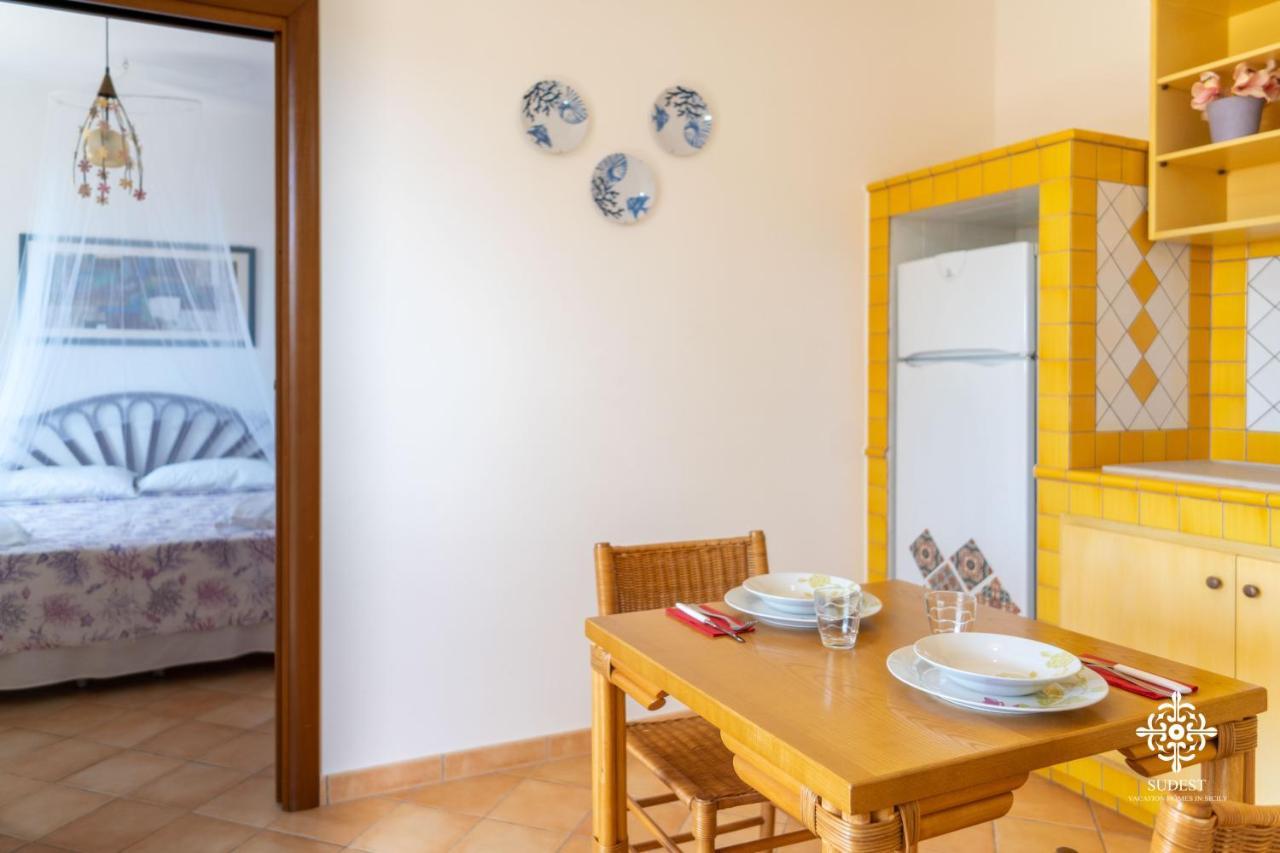 Borgo Marino Beach Residence Lampedusa Exterior photo